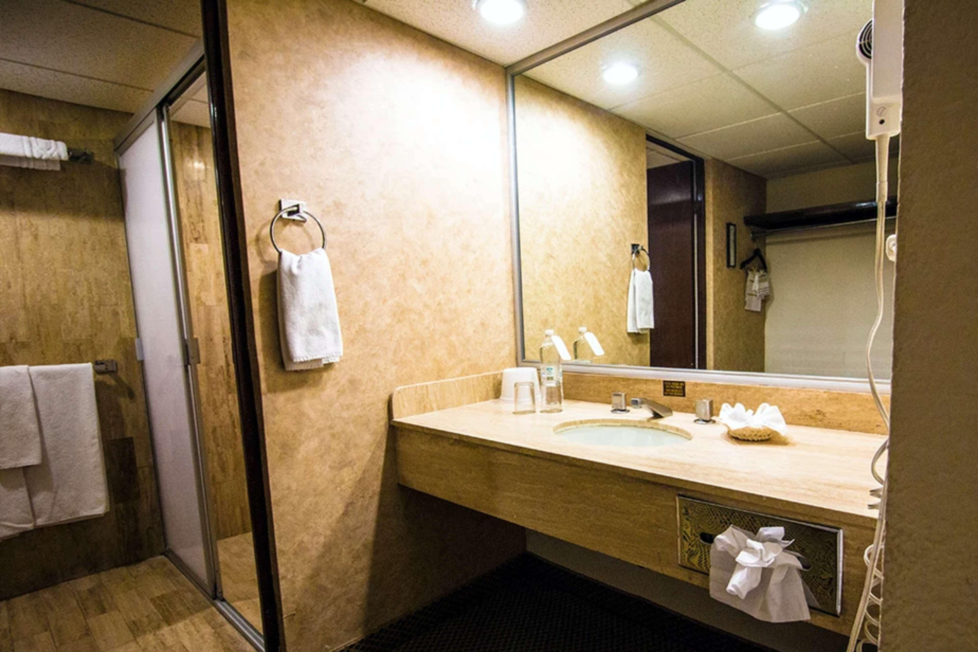 Best Western Posada Del Rio Gomez Palacio Екстериор снимка