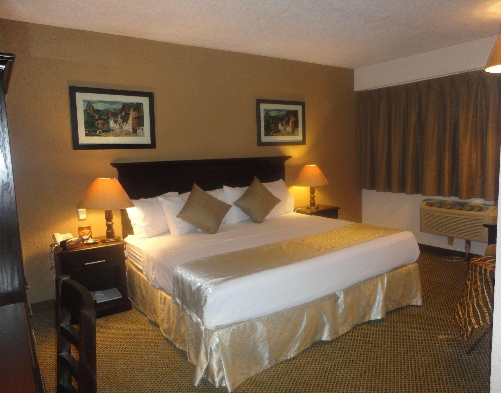 Best Western Posada Del Rio Gomez Palacio Екстериор снимка
